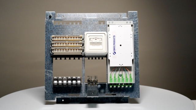 Meterbox Mieterbox für professionelle Medienanbindung in Mieteinheiten - komplettes Übergabegehäuse mit Glasfaser- und Kupferanschlüssen