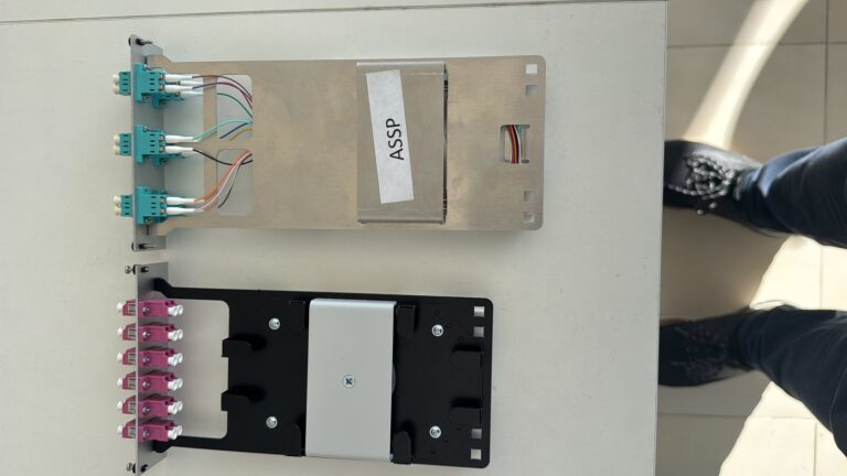 E2000 vs. LC Stecker Spleißmodul Vergleich