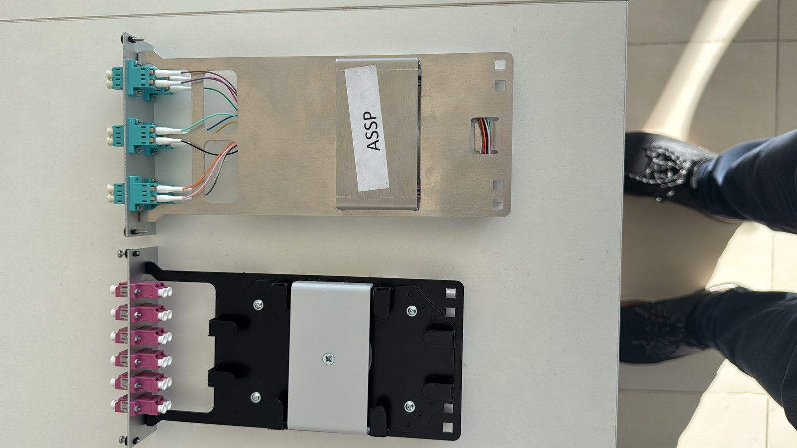 E2000 vs. LC Stecker Spleißmodul Vergleich