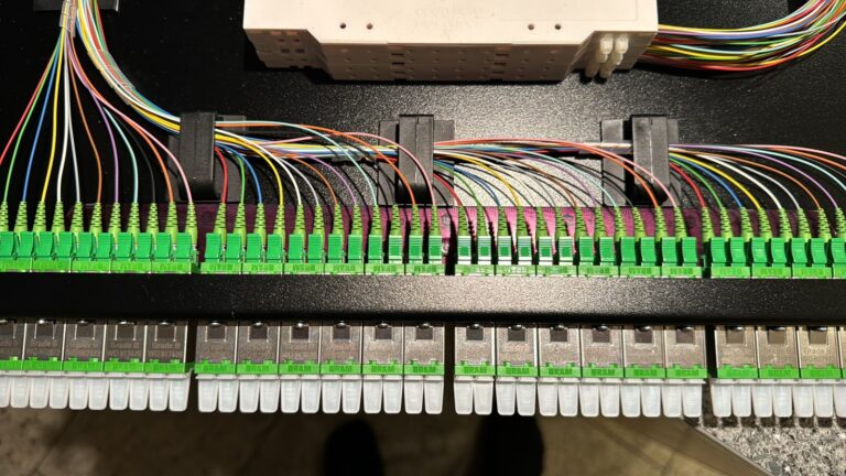 Glasfaser Patchpanel Rechenzentrum LC SC