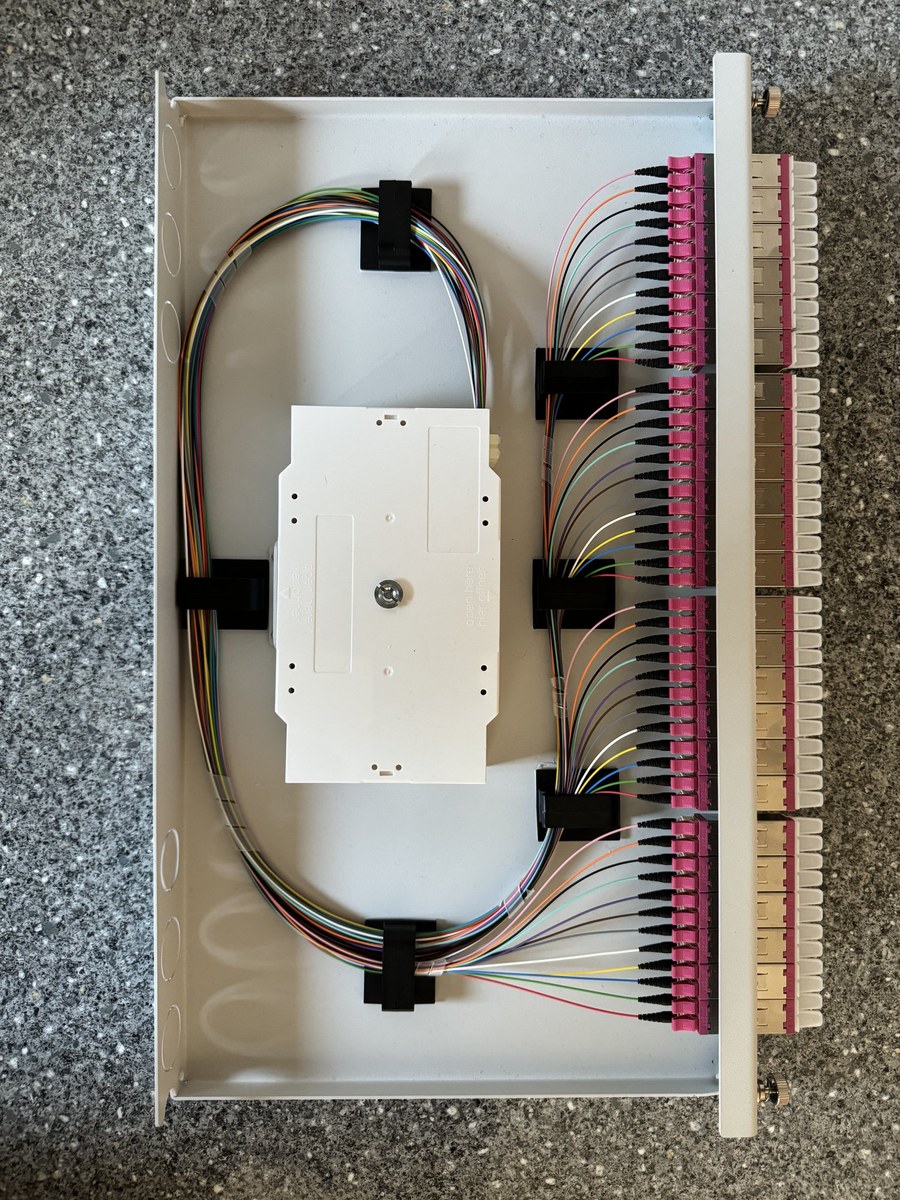 Glasfaser-Spleißbox 1HE LC OM4