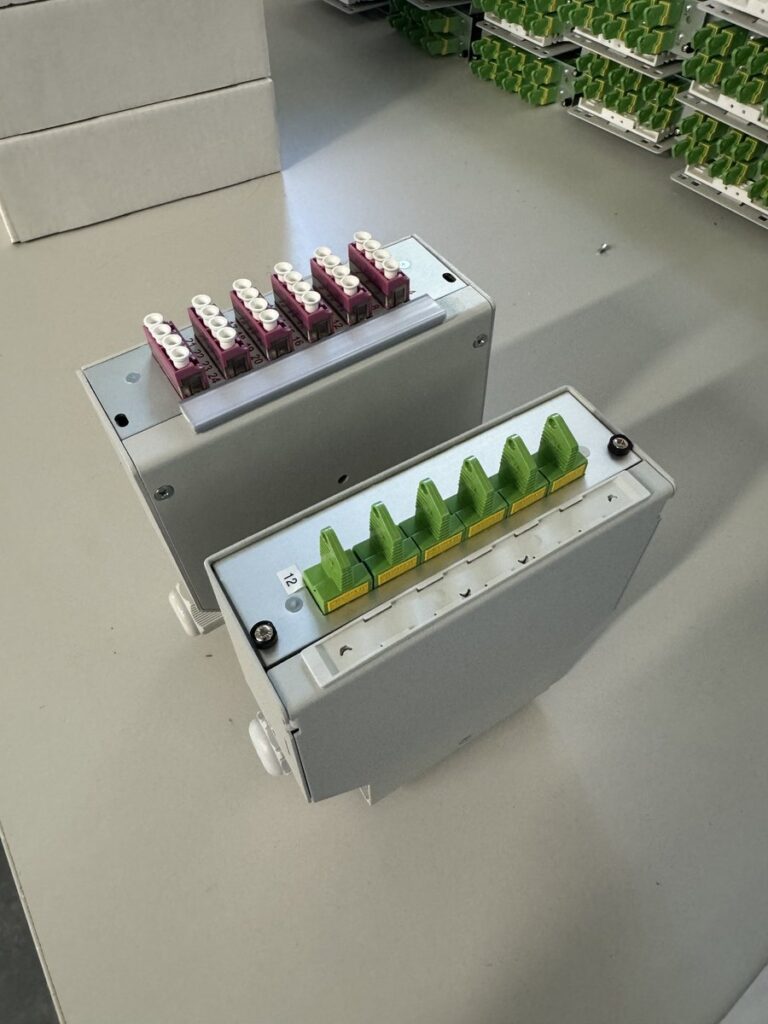 Glasfaser-Spleißboxen LC OM4 und SC/APC Serie