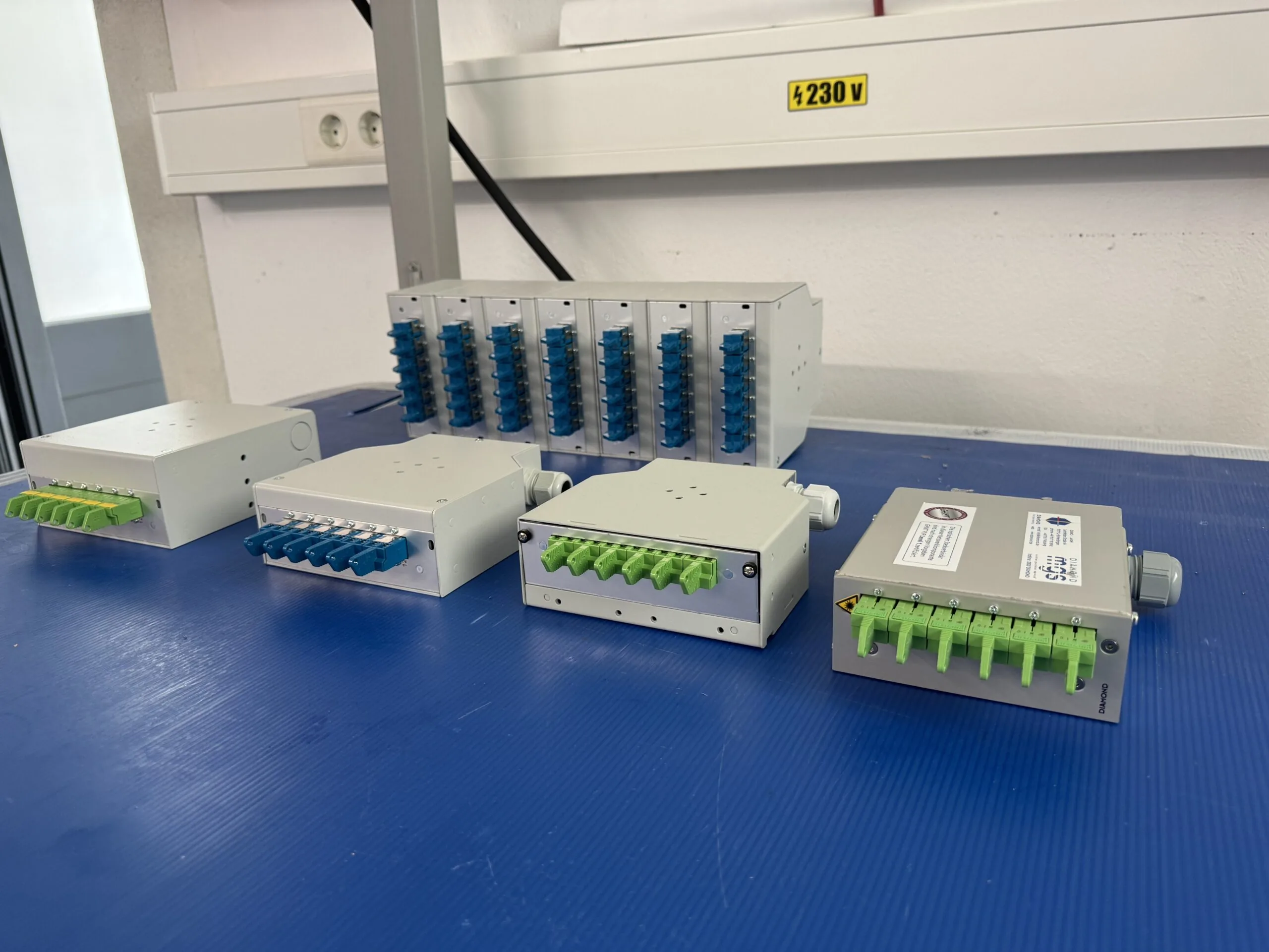 RailConnect 7HP DIN rail box compactly installed on TH35 DIN rail for industrial environments